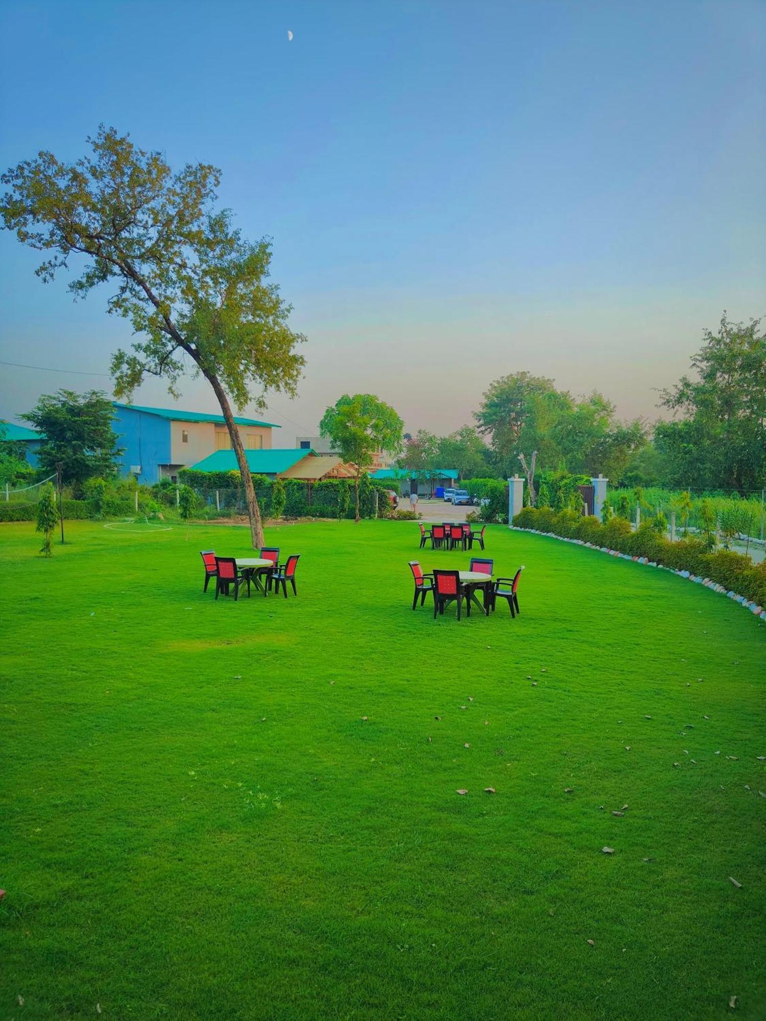 The Jungle Joy Resort & Spa Rāmnagar Buitenkant foto